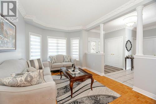 223 Caproni Drive, Vaughan (Maple), ON - Indoor Photo Showing Living Room