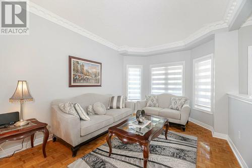 223 Caproni Drive, Vaughan (Maple), ON - Indoor Photo Showing Living Room