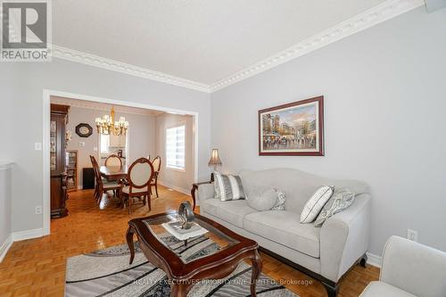 223 Caproni Drive, Vaughan (Maple), ON - Indoor Photo Showing Living Room