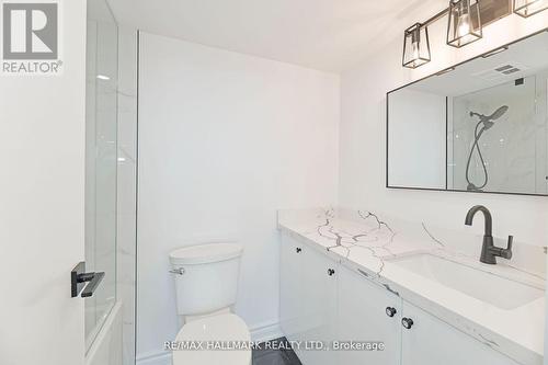 706 - 7420 Bathurst Street, Vaughan, ON - Indoor Photo Showing Bathroom