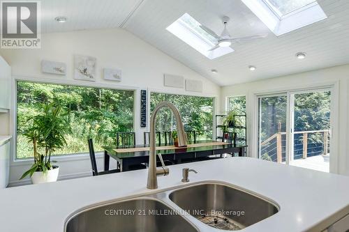 387192 20 Side Road, Mono, ON - Indoor Photo Showing Kitchen With Double Sink