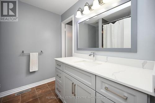 46 Berkshire Square, Brampton, ON - Indoor Photo Showing Bathroom