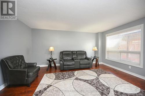 46 Berkshire Square, Brampton, ON - Indoor Photo Showing Living Room