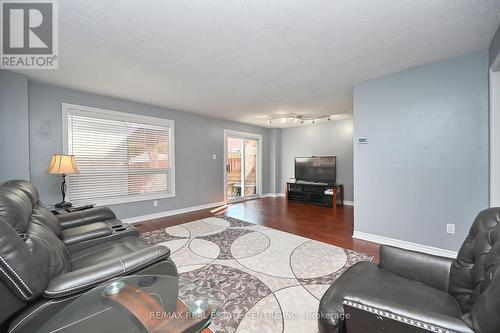 46 Berkshire Square, Brampton, ON - Indoor Photo Showing Living Room