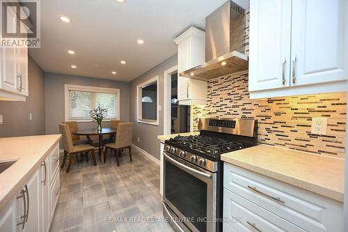 46 Berkshire Square, Brampton, ON - Indoor Photo Showing Kitchen