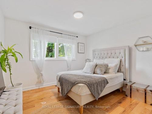 1034 20 Sideroad, Innisfil, ON - Indoor Photo Showing Bedroom