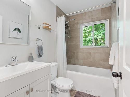 1034 20 Sideroad, Innisfil, ON - Indoor Photo Showing Bathroom