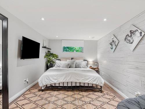 1034 20 Sideroad, Innisfil, ON - Indoor Photo Showing Bedroom