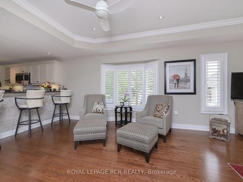 180 Ridge Way, New Tecumseth, ON - Indoor Photo Showing Living Room