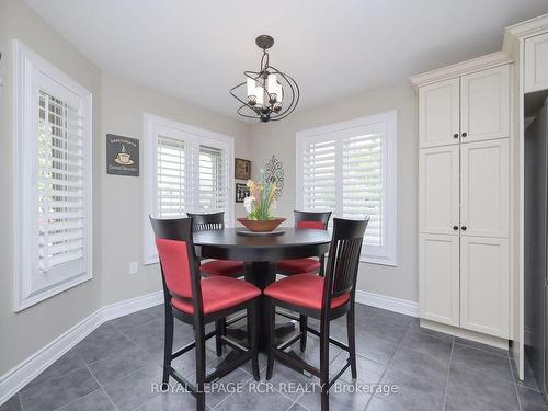 180 Ridge Way, New Tecumseth, ON - Indoor Photo Showing Dining Room