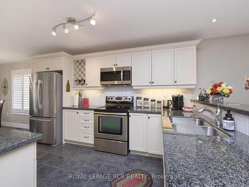 180 Ridge Way, New Tecumseth, ON - Indoor Photo Showing Kitchen With Double Sink