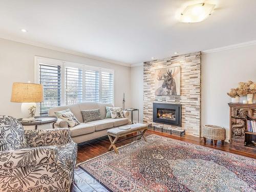 913 Tegal Pl, Newmarket, ON - Indoor Photo Showing Living Room With Fireplace