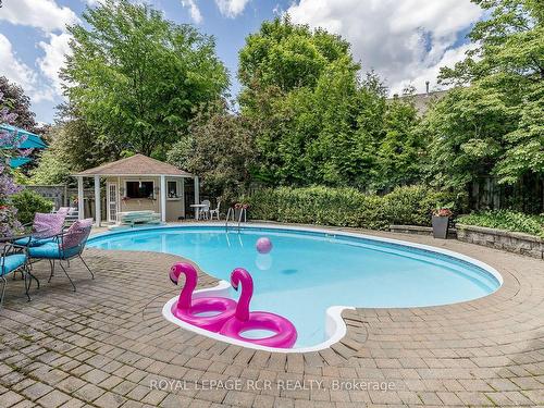 913 Tegal Pl, Newmarket, ON - Outdoor With In Ground Pool With Backyard