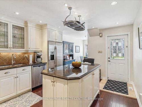 78-2205 South Millway, Mississauga, ON - Indoor Photo Showing Kitchen With Upgraded Kitchen