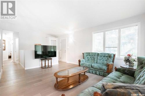 223 Nicoll Avenue, Regina Beach, SK - Indoor Photo Showing Living Room