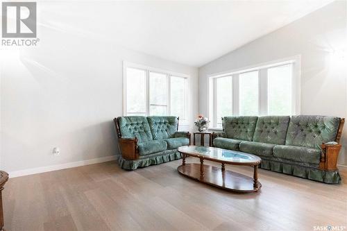 223 Nicoll Avenue, Regina Beach, SK - Indoor Photo Showing Living Room