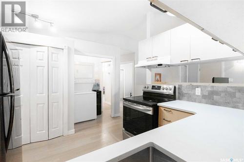 223 Nicoll Avenue, Regina Beach, SK - Indoor Photo Showing Kitchen