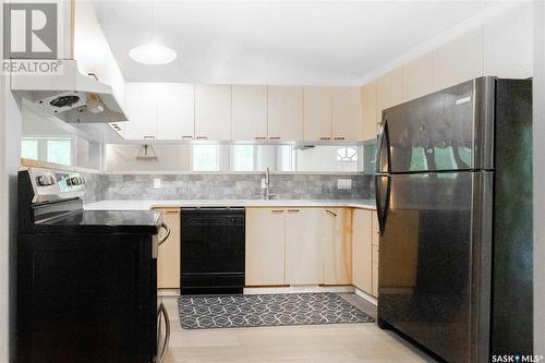 223 Nicoll Avenue, Regina Beach, SK - Indoor Photo Showing Kitchen