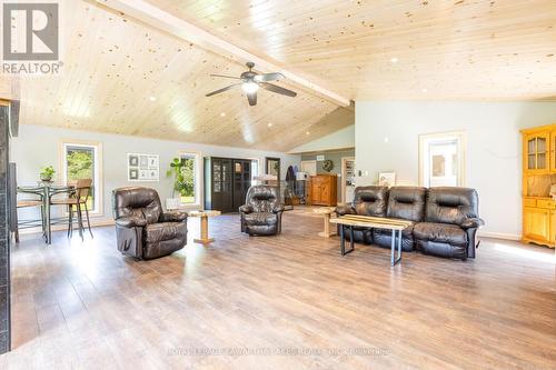 150 Wrenhaven Road, Kawartha Lakes, ON - Indoor Photo Showing Living Room