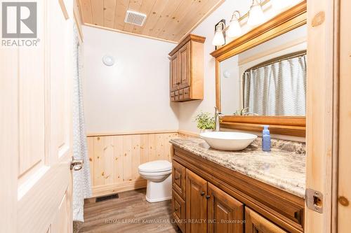 150 Wrenhaven Road, Kawartha Lakes, ON - Indoor Photo Showing Bathroom