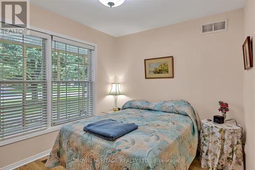 17 Cedar Court, Kawartha Lakes (Lindsay), ON - Indoor Photo Showing Bedroom