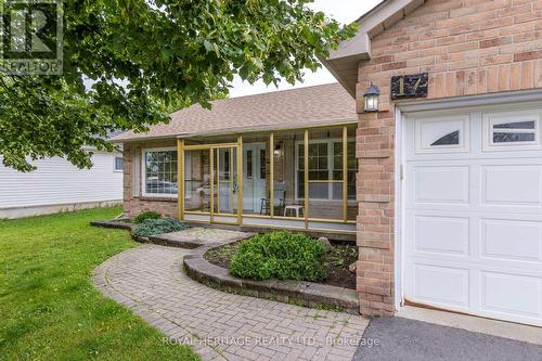 17 Cedar Court, Kawartha Lakes (Lindsay), ON - Outdoor With Deck Patio Veranda