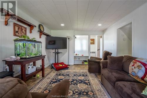 28 Jasper Avenue, Chatham, ON - Indoor Photo Showing Living Room