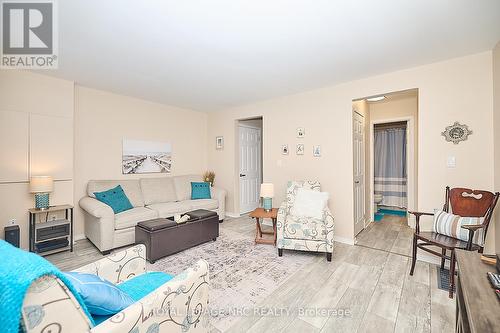 181 Idylewylde Street, Fort Erie, ON - Indoor Photo Showing Living Room