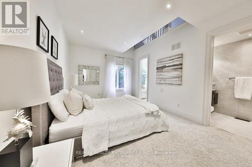 854 Longfellow Avenue, Mississauga, ON - Indoor Photo Showing Bedroom