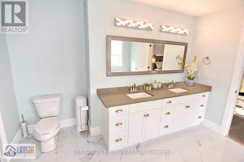 1042 Chateau Avenue, Windsor, ON - Indoor Photo Showing Bathroom