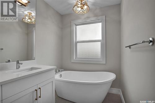 936 Feheregyhazi Boulevard, Saskatoon, SK - Indoor Photo Showing Bathroom