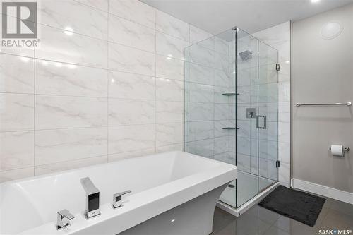 1110 14Th Street E, Saskatoon, SK - Indoor Photo Showing Bathroom