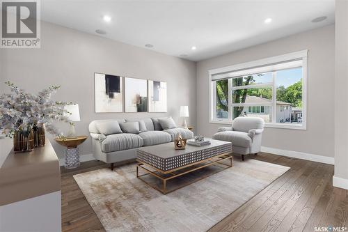 1110 14Th Street E, Saskatoon, SK - Indoor Photo Showing Living Room