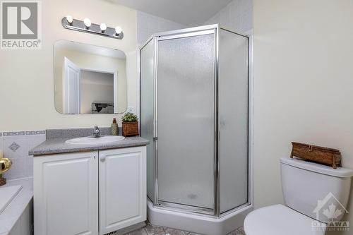 106 Stedman Street, Ottawa, ON - Indoor Photo Showing Bathroom