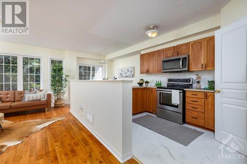 106 Stedman Street, Ottawa, ON - Indoor Photo Showing Kitchen