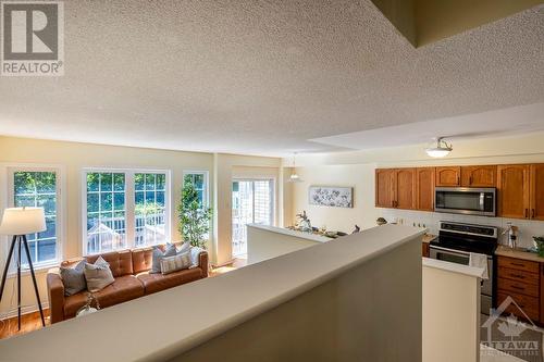 106 Stedman Street, Ottawa, ON - Indoor Photo Showing Kitchen