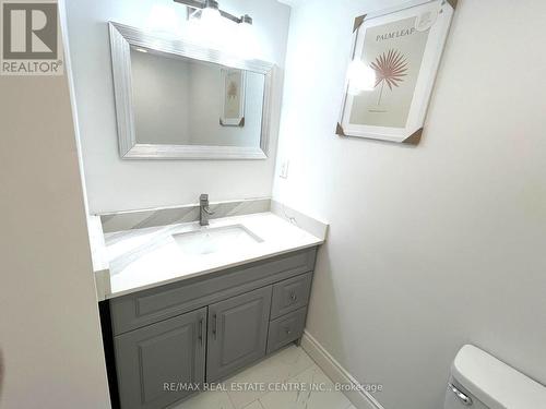 140 Torrance Woods, Brampton, ON - Indoor Photo Showing Bathroom