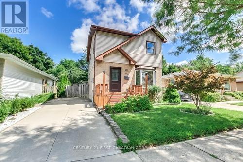 136 Ardsley Crescent, London, ON - Outdoor With Facade