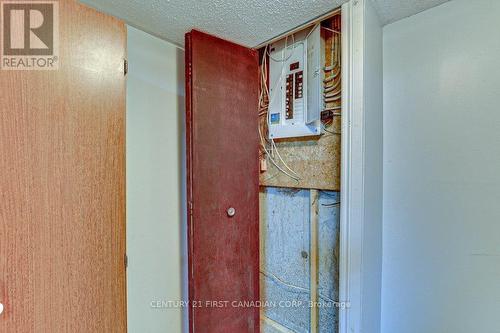 136 Ardsley Crescent, London, ON - Indoor