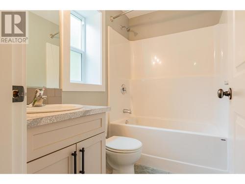 1955 Sandy Road, Castlegar, BC - Indoor Photo Showing Bathroom