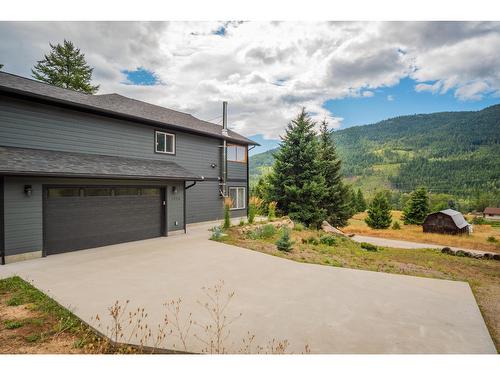 1955 Sandy Road, Castlegar, BC - Outdoor