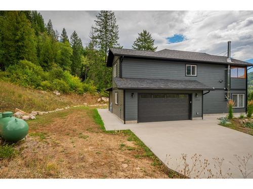 1955 Sandy Road, Castlegar, BC - Outdoor