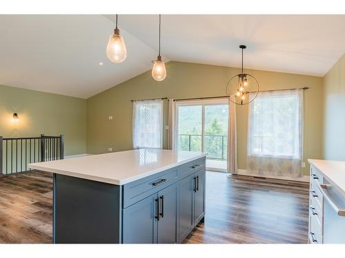 1955 Sandy Road, Castlegar, BC - Indoor