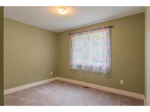 1955 Sandy Road, Castlegar, BC - Indoor Photo Showing Other Room