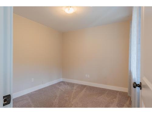 1955 Sandy Road, Castlegar, BC - Indoor Photo Showing Other Room