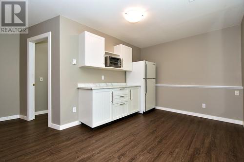 2406 Forest Drive, Blind Bay, BC - Indoor Photo Showing Kitchen