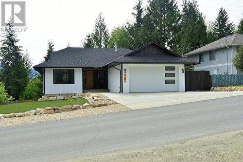 2406 Forest Drive, Blind Bay, BC - Outdoor