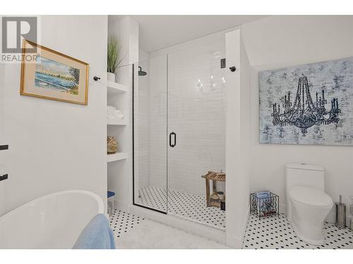 3071 Thacker Drive, West Kelowna, BC - Indoor Photo Showing Bathroom