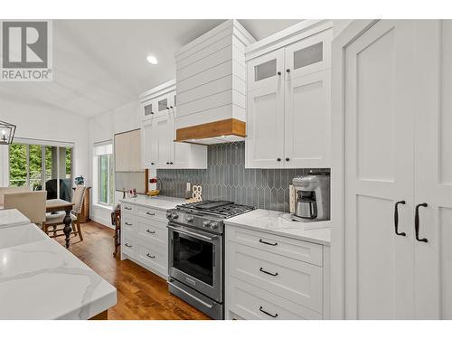 3071 Thacker Drive, West Kelowna, BC - Indoor Photo Showing Kitchen