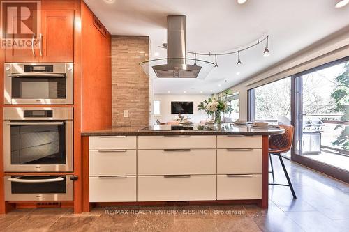 1127 Queen Street W, Mississauga (Lorne Park), ON - Indoor Photo Showing Kitchen